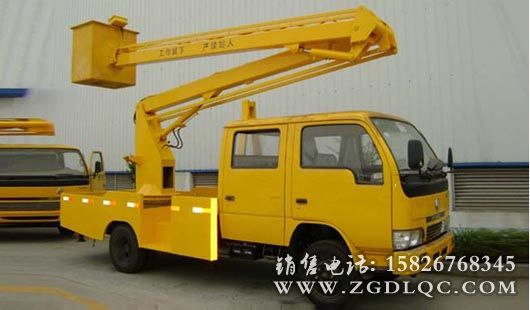 東風(fēng)小霸王雙排高空作業(yè)車 東風(fēng)小霸王雙排高空作業(yè)車